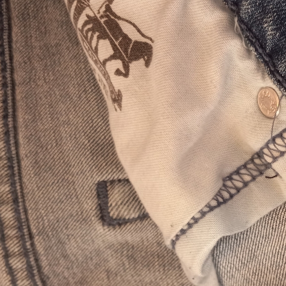 Faded Levi's - Picture 7 of 14